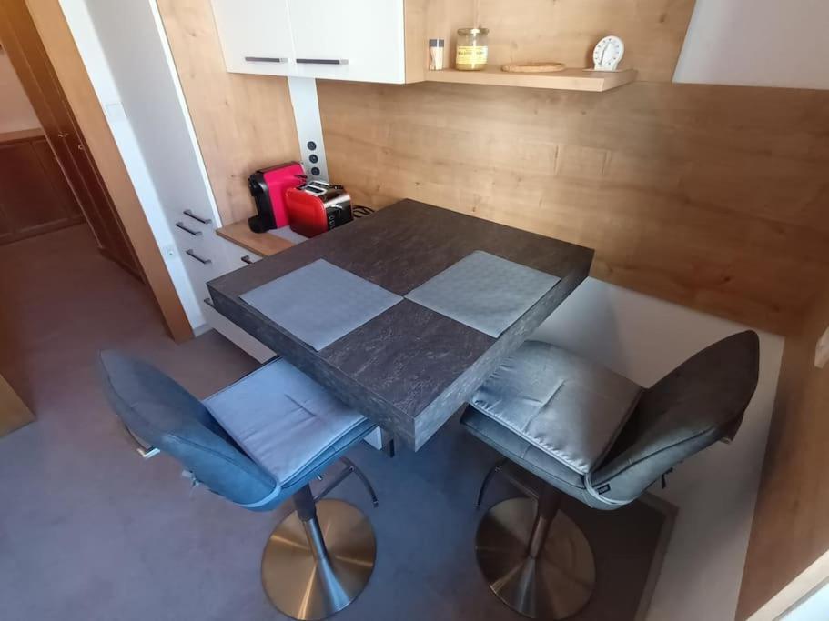 Modernes Apartment In Wien Buitenkant foto